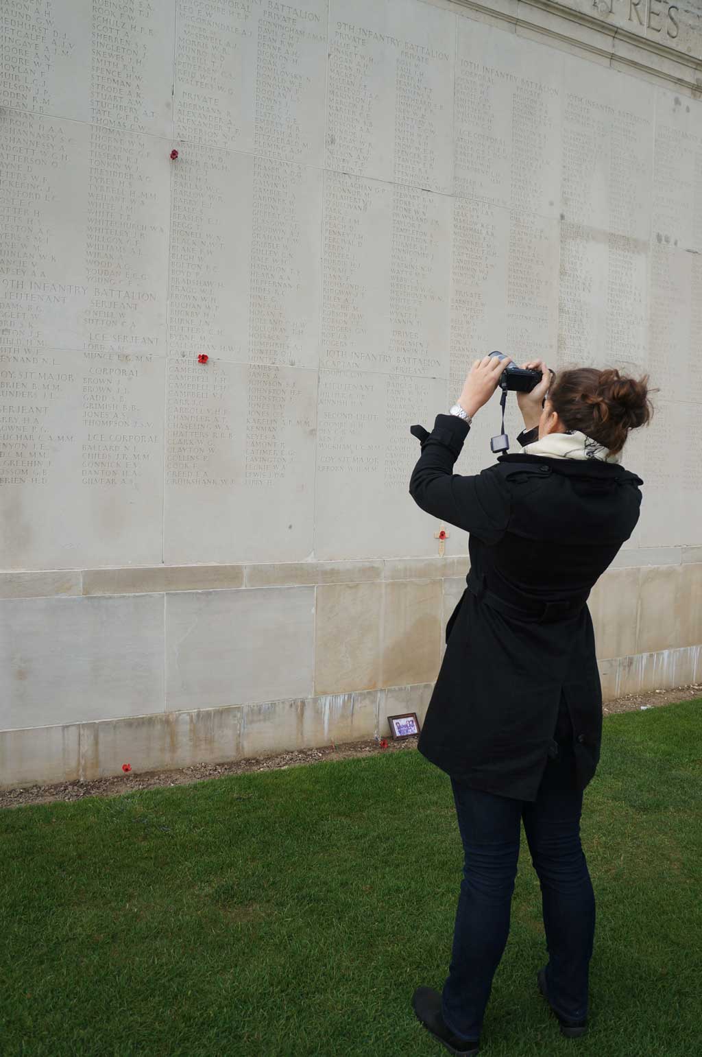 web_finding-lionel_01013